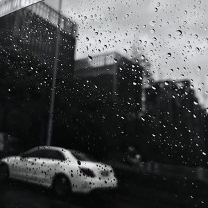 雨停放手(ಥ_ಥ)
