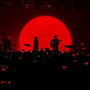 和你撑伞不想雨停