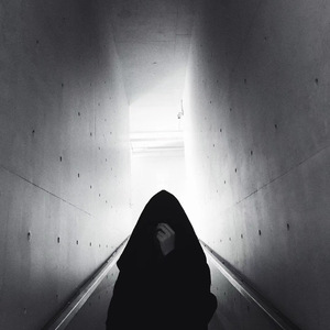*待售*Gunfire inside my head