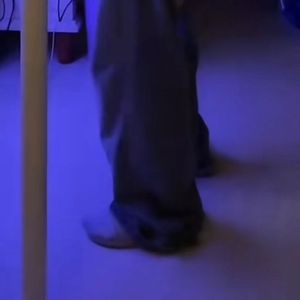 穿着拖孩耍着帅 （ProdbyKK1）