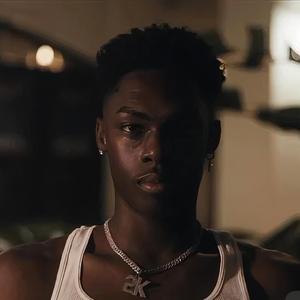 Villians (feat. 8RO8)