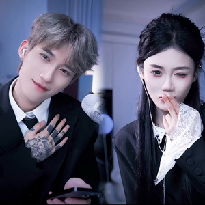 716的星空下柏里挑依颗星星绽放