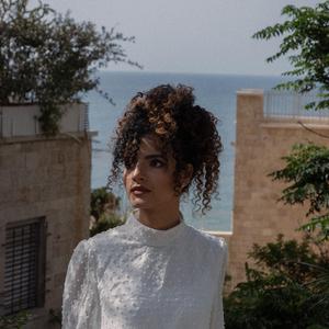 כשבא הגעגוע, רוח באה הימה