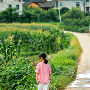 只要心跳还在爱就未曾走远 伴奏