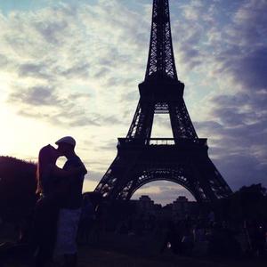 全世界谁倾听你