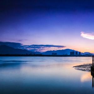 我们又何必抓住回忆不放