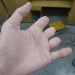 《愿世间美好与你环环相扣》