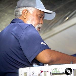 Ubolaleli (Nostalgic Mix)