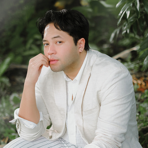 នៅក្បែរអូន