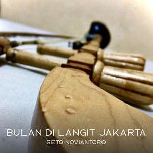 Bulan Di Langit Jakarta