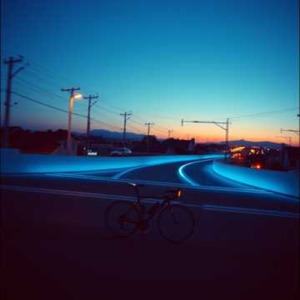 青い空の向こうへ