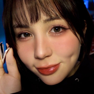 Snipping Away Negativity With Scissors