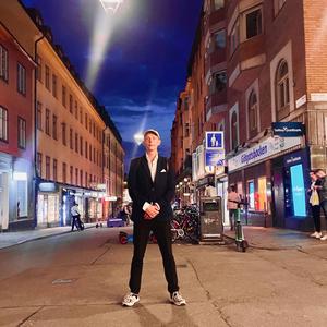 dagen gryr (feat. IMA)