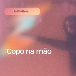 Copo na mão