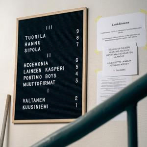 Muuttofirmat (feat. Portimo Boys)