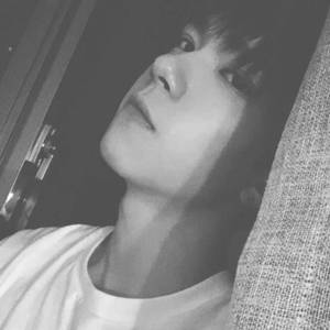 多想在平庸的生活拥抱你