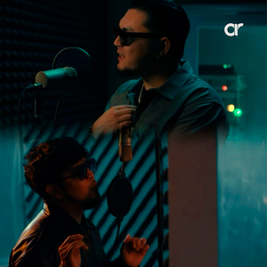 СЧАСТЬЕ ЛЮБИТ ТИШИНУ