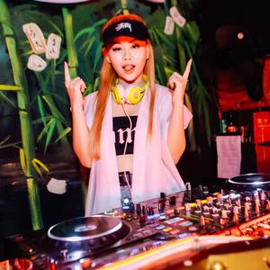 Cơn Bão Tình Yêu (VT 88 Remix)