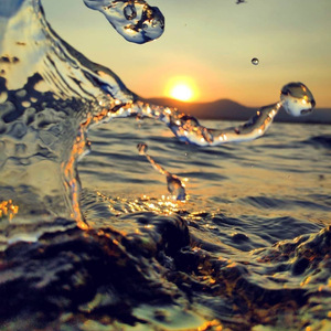 海阔天空(纯钢琴)