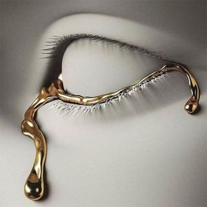 IN HER EYES 她眼中