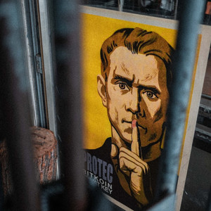 아무말도 못 하고