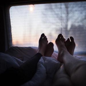 我看见窗外的风还有你