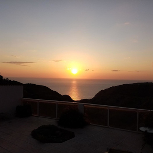 Entertainment On The Run (feat. Clive Button)