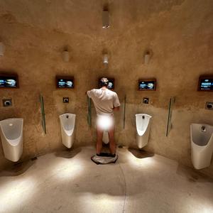 ratman (feat. Estherr & Jutty)