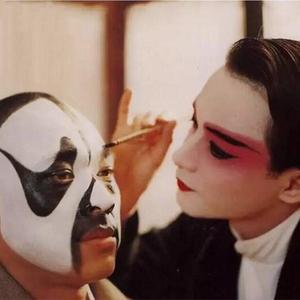 孽海记——他是个偷心盗，眼底眉梢围着我绕啊绕