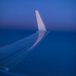 香雾空蒙月专廊