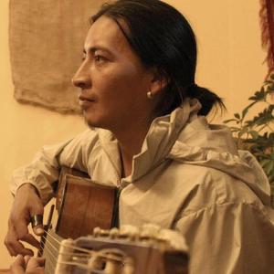 Humo y Espejo (feat. Naim Aiz Tocar)