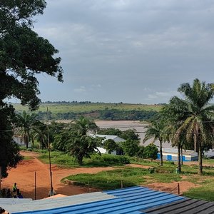 站在非洲望故乡