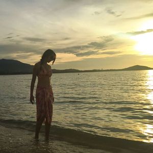 篮球场凌晨三点