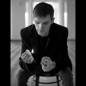 Залишусь тут