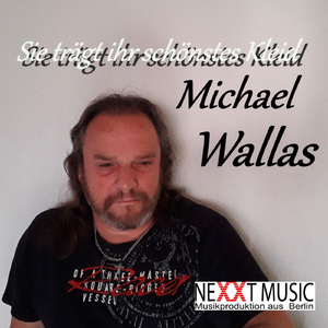 Sie trägt ihr schönstes Kleid