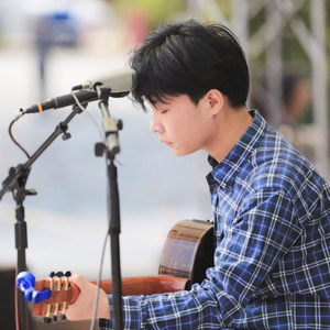 山坡上（现场）