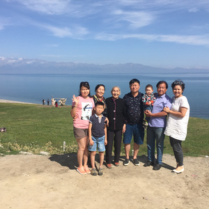 湛蓝的赛里木湖 （汉语版）