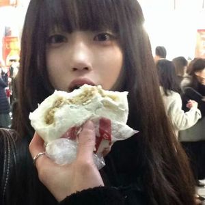 齐刘海（她总说自己不好看）