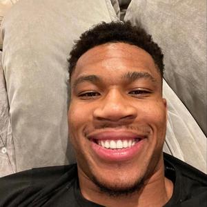 Giannis (feat. Manny$lick & Mar$takkinn)