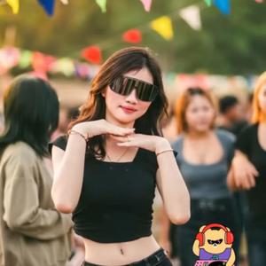 Remixចង្វាក់រាំបែប X Zoomចង្វាក់កំពុងផ្ទុះ