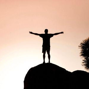 心中火焰照亮的远方