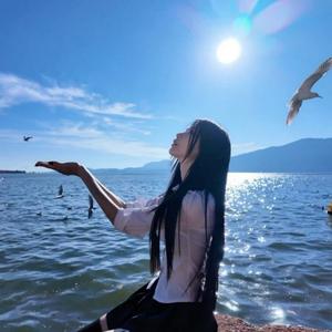 别怕变老(岁月划过指尖)