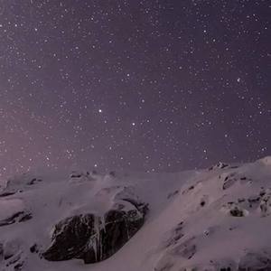 遥远的宇宙也有炽热的夜空
