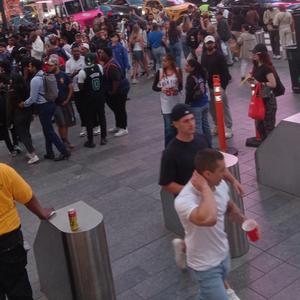 On th move (feat. Flymugga)