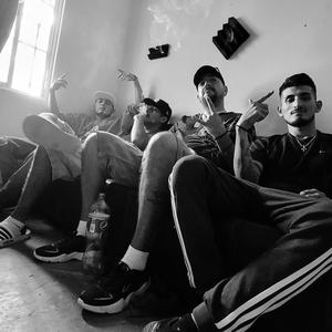 Domingo sin navidad (feat. Yuane, Robocop DKD, Zeck & Poler Boh)