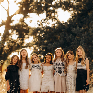 Співає богу небо