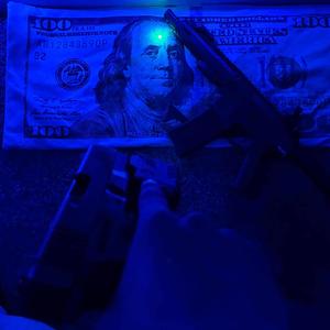 GUNIN (feat. Jays$ix)