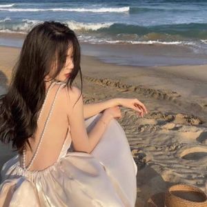 《Whispers in the Wind》