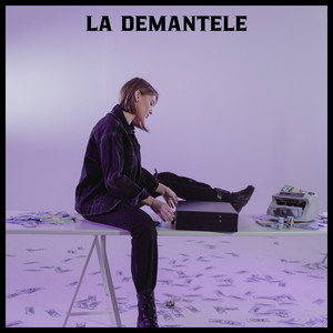 LA DEMANTELE