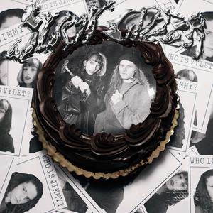 Judy Greer (feat. VYLET)